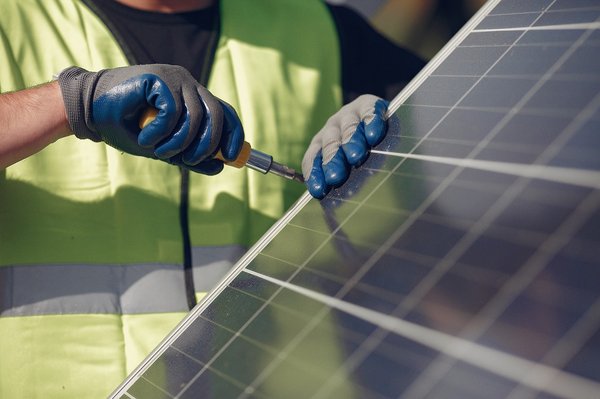 Peut-on revendre l'électricité produite par son panneau solaire ?