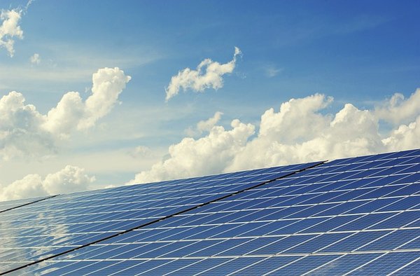Quels sont les avantages et les inconvénients des panneaux solaires ?