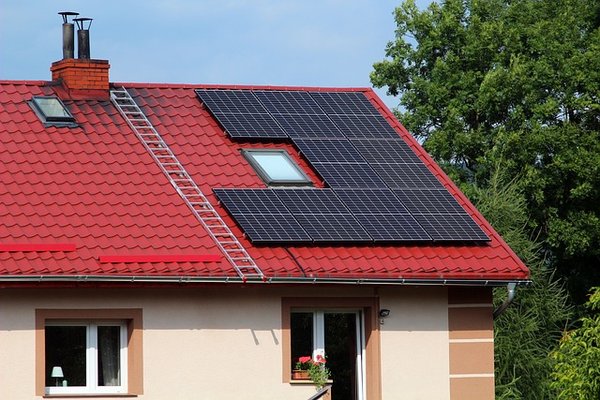 Tout Ce Que Vous Devez Savoir Sur L'entretien Et Les Coûts Des Panneaux Solaires