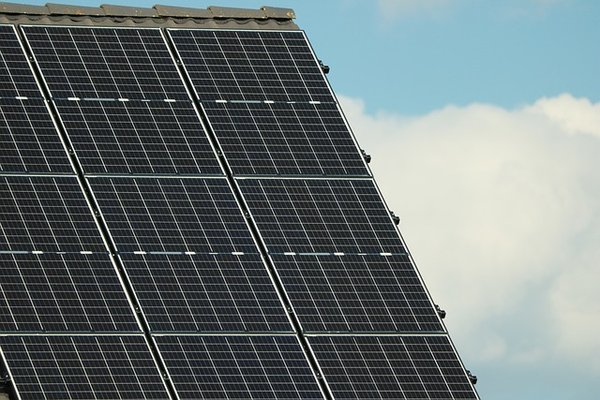 Quels sont les droits et les obligations des propriétaires de panneaux solaires ?