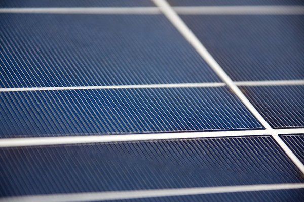 Quels sont les recours possibles en cas de litige avec son installateur ou son fournisseur de panneaux solaires ?